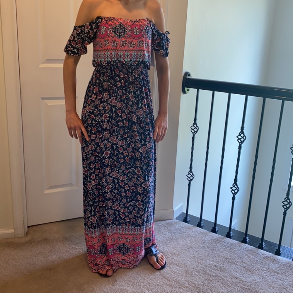 Trixxi maxi dress size small